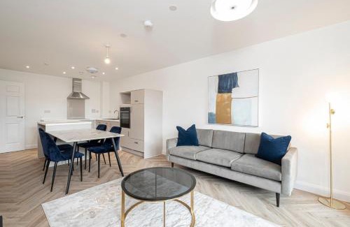 Godalming Apartment | Birchgrove Pepperpot House Exclusively for 65s