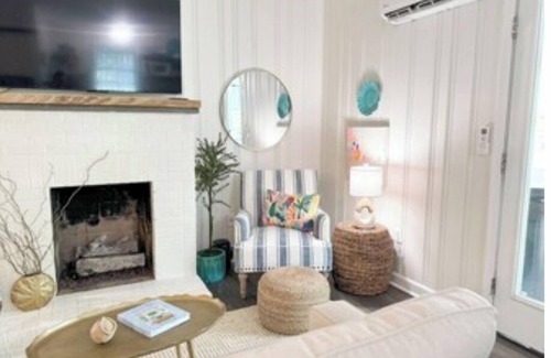 Smith Mountain Lake Cottage | “Birchwood” is a Charming 2 bedroom Cottage located at The Va Dare & sleeps 4!