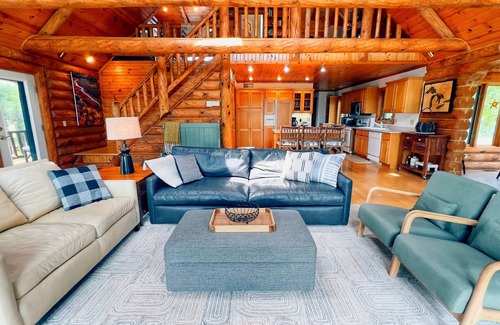 Campbellsport Cabin | Birchwood Lake Log Cabin Retreat