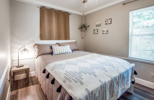 Pasadena House | Bird House Fully Equipped Home Near Downtown