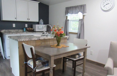 Deerfield Apartment | Bird Lover's Paradise