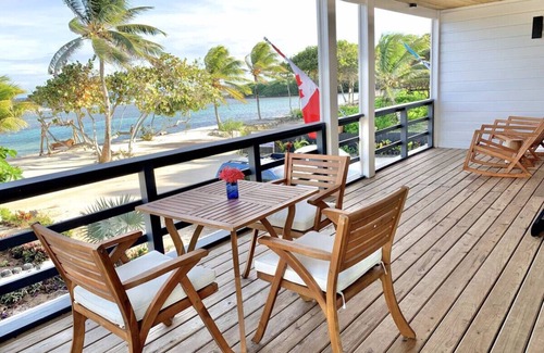 Roatan Villa | Bird of Paradise Villa at Curacion Beach Resort - Beachfront, Kayaks, Pool