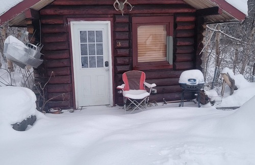 Bird Creek Cabin | Birdhouse Cabin Rental LLC/Near Girdwood or Anchorage