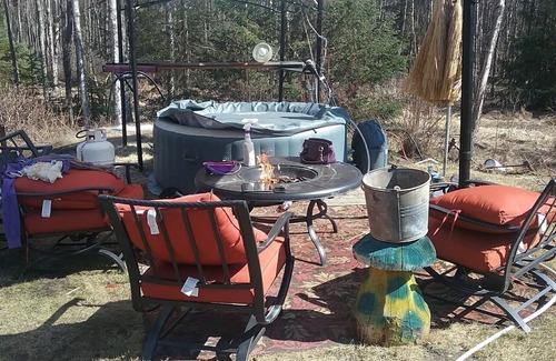 Bird Creek Cabin | Birdhouse Cabin Rental LLC/Near Girdwood or Anchorage