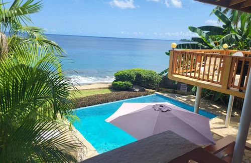 Black Rock Apartment | Birdie's Nest holiday apartments are a gem, tucked away beside the beach.