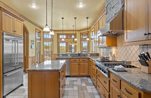 Camdenton House | Birdnest - A Luxury Vacation Experience