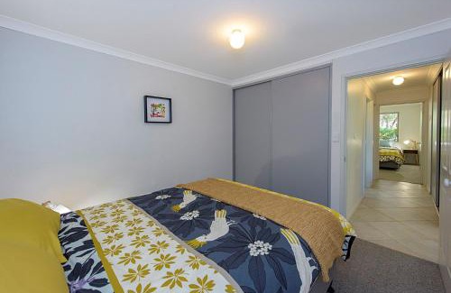 Dunsborough House | Birds Nest Tranquil Retreat in Old Dunsborough