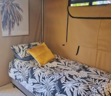 Brisbane Waterfront Bed & Breakfast | Birdsong Retreat on Lamb Island