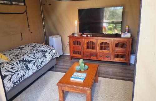 Brisbane Waterfront Bed & Breakfast | Birdsong Retreat on Lamb Island