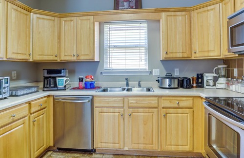 New Castle House | Birmingham Home w/Yard - 15 Mi to Downtown!