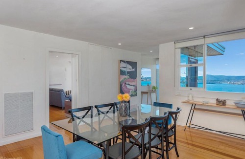 Sandy Bay House | Birngana stylish spacious with stunning views