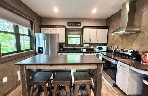 Whitefish House | Bison Ridge Cabin #5 | Pets Welcome | 4BR Getaway w/Hot Tub, Fire Pit & Grill | Sleeps 10!