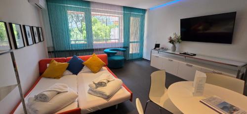 Bissone Apartment | Bissone Apartment