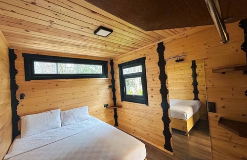 Bitez Bed & Breakfast | Bitez Tiny House & Beach