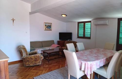 Nevidane Apartment | Blažo