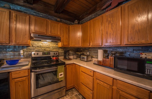 Corinth House | Black Bear Lodge in the mountains of Corinth Vermont