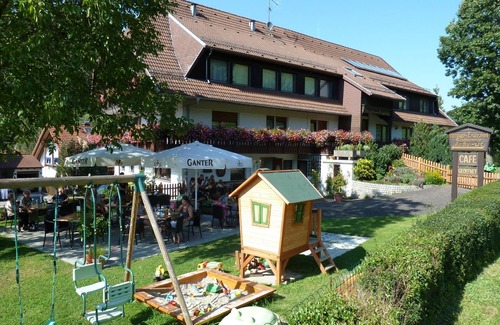 Elzach Apartment | Black Forest - Double room with balcony and TV