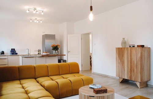 Stephanskirchen Apartment | Black Horse Family Appartement. Kinderzimmer, Kinderwagen, Babybett. Alles da!