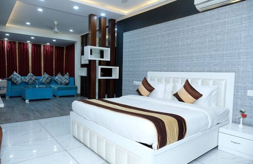 Kala Amb Resort | Black Mango Resort