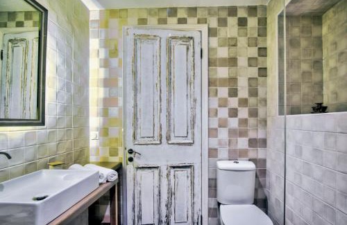 Skala House | Black Olive Cottage Paramonas