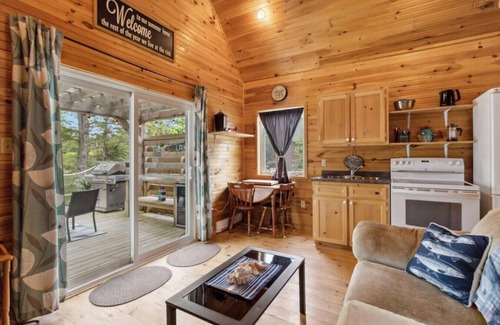 LaBelle Cabin | Black Rattle Cabin - LaBelle NS