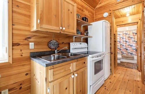 LaBelle Cabin | Black Rattle Cabin - LaBelle NS