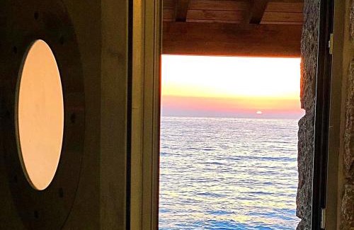 Agios Gordios House | Black Rocks Family, Luxury Seafront Beach Maisonette