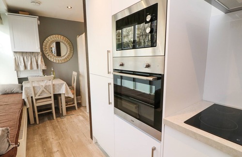 Grassington Apartment | BLACKSMITH COTTAGE, pet friendly, with a garden in Grassington