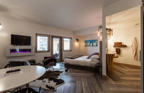 East Kootenay Bed & Breakfast | Blackstone B&B