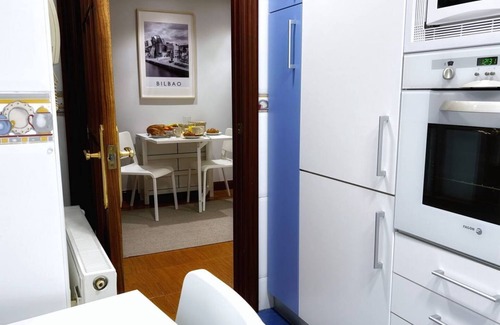 Deustuko San Pedro-Erribera Apartment | Blas de otero renovated apartment with wifi