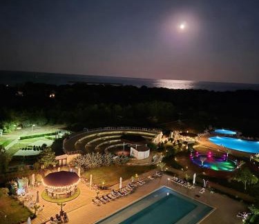 Neptun House | Blaxy Residence E402