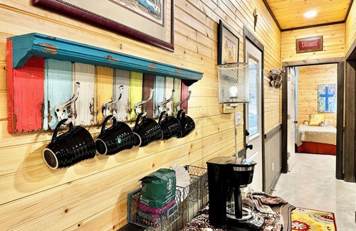 Negreet Cabin | Blessed Refuge, Cozy Cabin on Toledo Bend Lake-Your Perfect Getaway!