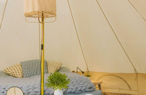 Zuna House | Blije haventent met prive sanitair - 2-4 pers