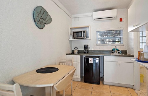 St. Pete Beach Hotel | Blind Pass Resort Motel