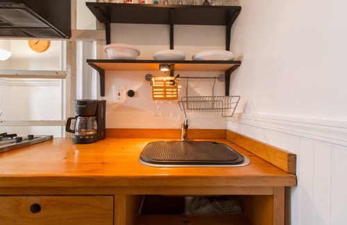 Fishtown Apartment | BlingBling microflat in Fishtown proper Dog-Friendly, SAFE, W/D and fast Wi-Fi