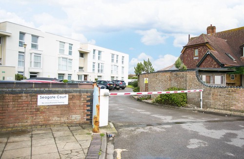 East Wittering Apartment | Bliss View Beach front apartment East Wittering