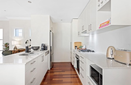 Bulimba House | Blissful Bulimba ~ 3Bed/2.5Bath/1Car ~ Townhouse