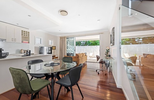 Bulimba House | Blissful Bulimba ~ 3Bed/2.5Bath/1Car ~ Townhouse