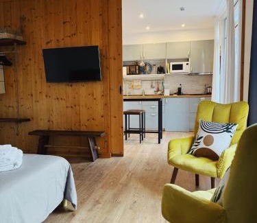 Santa Maria e Sao Miguel Apartment | Blissful Garden Studio