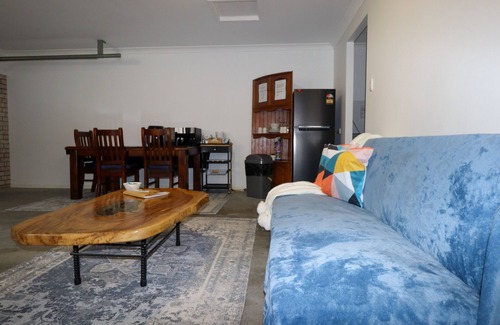 Morayfield House | BLK Stays Guest House Deluxe Unit One Side