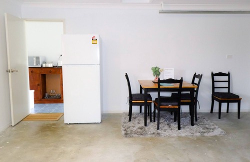 Morayfield House | BLK Stays Guest House Deluxe Front Units Morayfield