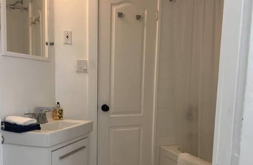 Bloomfield House | Bloomfield Guest House - PEC - Short drive to Sandbanks