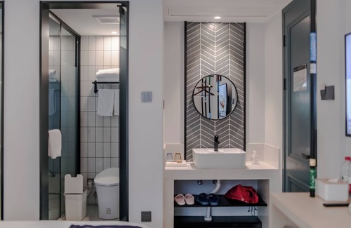 Xihu Hotel | Blooming Lotus Hostel