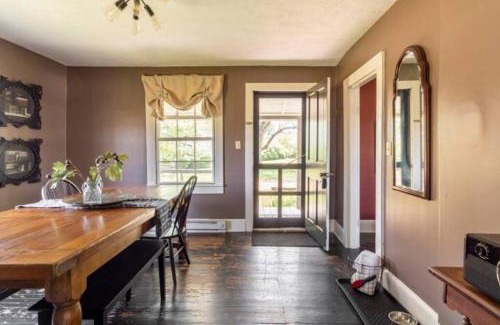 Oakpark House | Bloomingdale Honeymoon Cabin w/Mountain/Barn Views