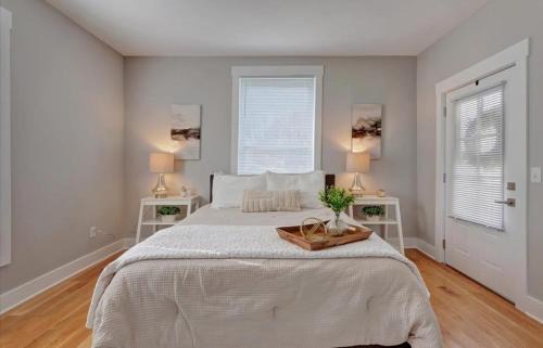Bloomington House | Bloomington Bliss