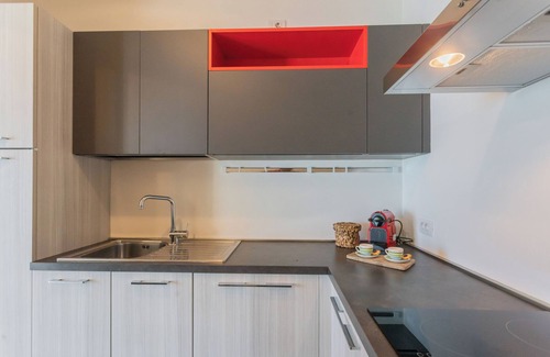 Aurogna Apartment | Blooms by the Lake