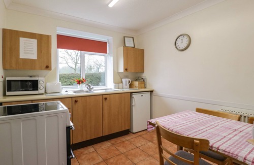 Abergavenny Cottage | BLORENGE, with a garden in Mardy