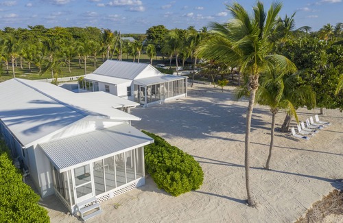 Blossom Village Villa | Blossom Village Cottage – Charming Beachfront Cottage by Cayman Villas.
