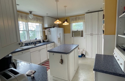 Ewell House | Blue Anchor Cottage at Smith Island MD Quaint & Charming Beach Cottage
