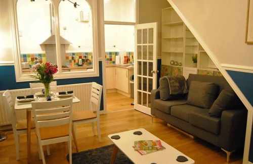 Maryport House | Blue Anchor House - 5 minute walk to Maryport Beach and Marina